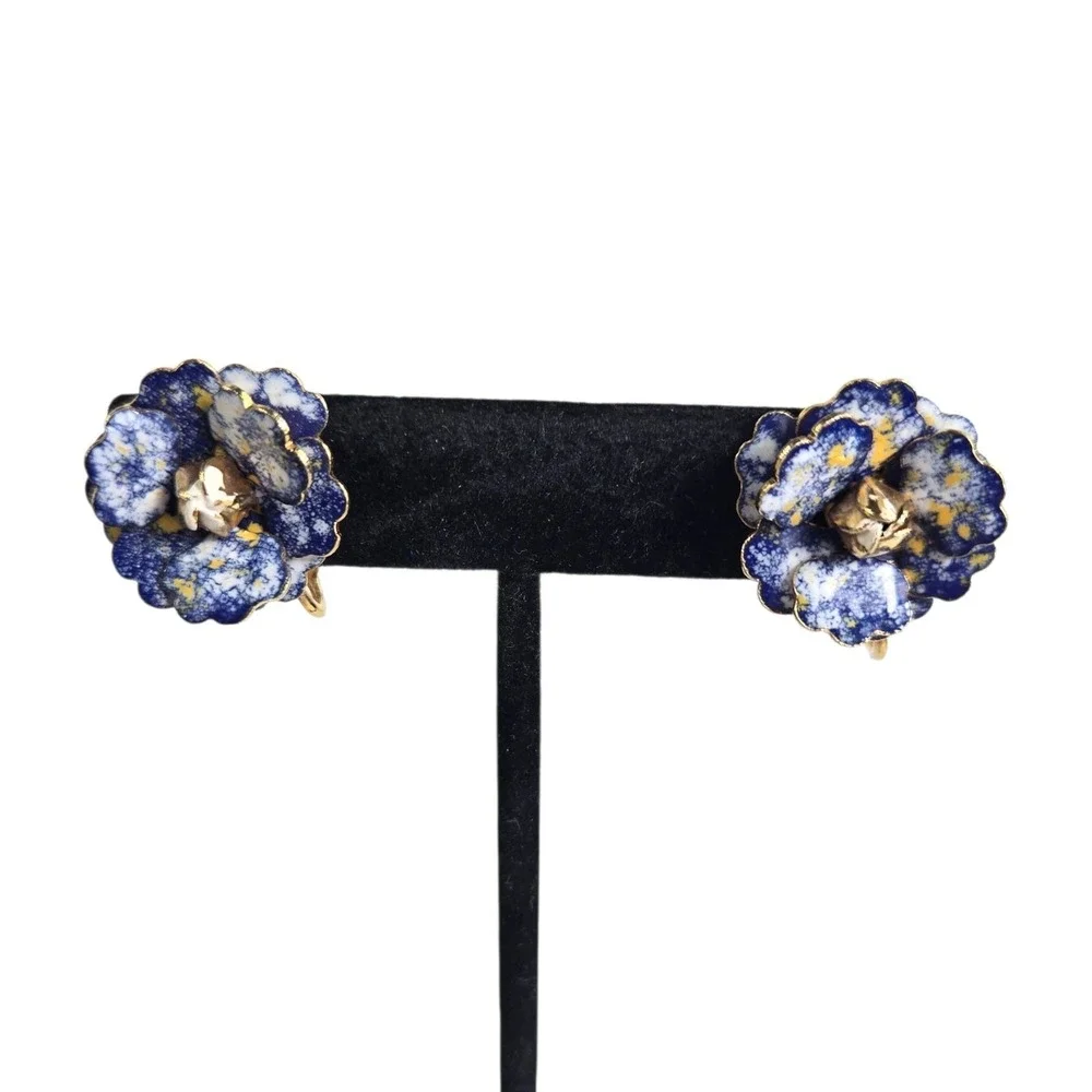Vintage Goldtone Blue Yellow Paint Enamel Flower Brooch & Clip On‎ Earrings Set